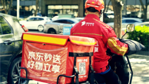 告别烧钱内卷：从“红灯停表”到全品类大洗牌，即时零售下半场的算力与治理决战